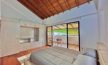 Hermosa Casa Amoblada en Arriendo Frente al Mall Amsterdam