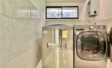 Hermosa Casa Amoblada en Arriendo Frente al Mall Amsterdam