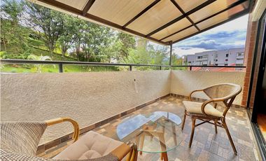 Hermosa Casa Amoblada en Arriendo Frente al Mall Amsterdam