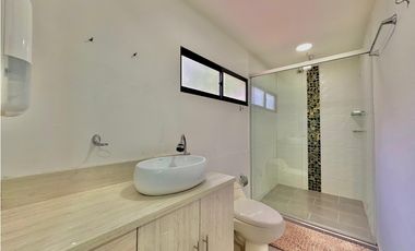 Hermosa Casa Amoblada en Arriendo Frente al Mall Amsterdam