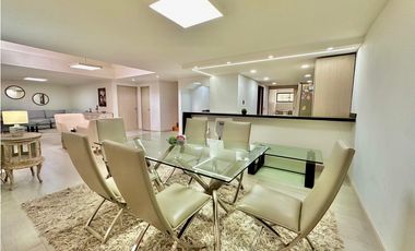 Hermosa Casa Amoblada en Arriendo Frente al Mall Amsterdam