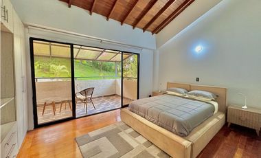 Hermosa Casa Amoblada en Arriendo Frente al Mall Amsterdam