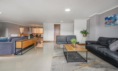 Apartamento en El Poblado, Medellín – Elegancia y Comodidad