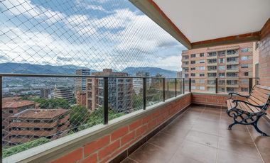 Apartamento en El Poblado, Medellín – Elegancia y Comodidad