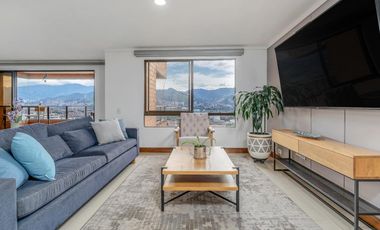 Apartamento en El Poblado, Medellín – Elegancia y Comodidad