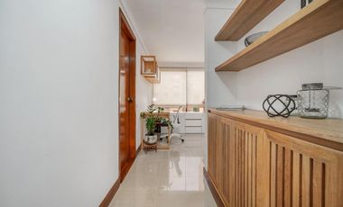 Apartamento en El Poblado, Medellín – Elegancia y Comodidad