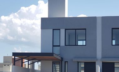 DUPLEX TRES DORMITORIOS EN VENTA, DOCTA URBANIZACION