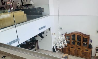 Casa en Venta en Yucatán Country Club, con vista al lago y  campo de Golf