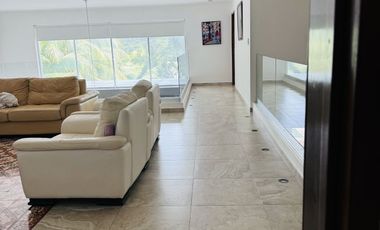 Casa en Venta en Yucatán Country Club, con vista al lago y  campo de Golf