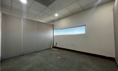 Oficina con mobiliario y servicios incluidos. Teofilo Borunda Juárez.