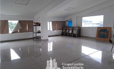 ALQUILER LOCAL 2500M2  EN TUMBAMUERTO MC