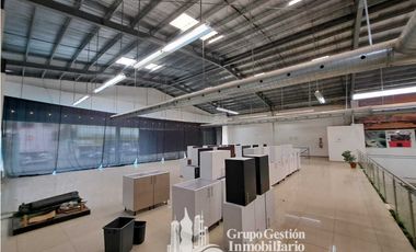 ALQUILER LOCAL 2500M2  EN TUMBAMUERTO MC