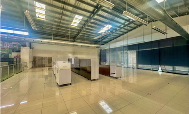 ALQUILER LOCAL 2500M2  EN TUMBAMUERTO MC