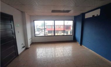SE ALQUILA LOCAL COMERCIAL DE 2 PLANTAS EN EL CENTRO DE SANTIAGO
