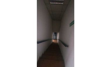 SE ALQUILA LOCAL COMERCIAL DE 2 PLANTAS EN EL CENTRO DE SANTIAGO