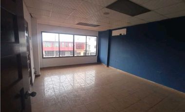 SE ALQUILA LOCAL COMERCIAL DE 2 PLANTAS EN EL CENTRO DE SANTIAGO