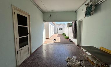 Casa para 2 Familias en venta en Temperley Este