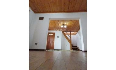CASA CON AMPLIO TERRENO EN VILLA GENESIS LOS ANGELES