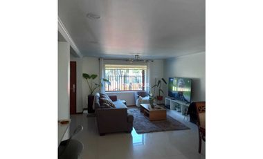 CASA DE ESQUINA ESTILO MODERNO LOS ANGELES