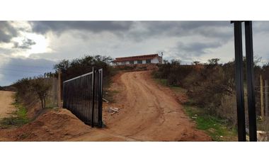 HERMOSA CASA EN PARCELA, LOS LAURELES-LIMACHE