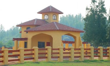 HERMOSA CASA EN PARCELA, LOS LAURELES-LIMACHE