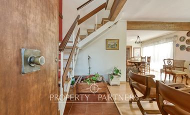 Venta casa con increíble potencial. La Reina