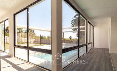 Excelente oportunidad! Casa con 1.000 metros de terreno en Lo Cañas - Exclusivo sector de La Florida.