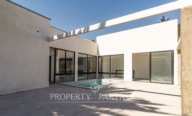 Excelente oportunidad! Casa con 1.000 metros de terreno en Lo Cañas - Exclusivo sector de La Florida.