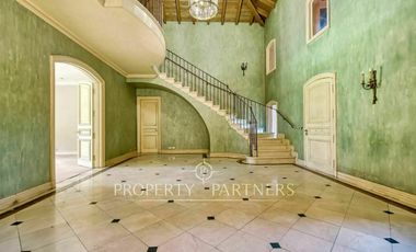 Arriendo de espectacular casa con gran terreno, Los Dominicos Antiguo