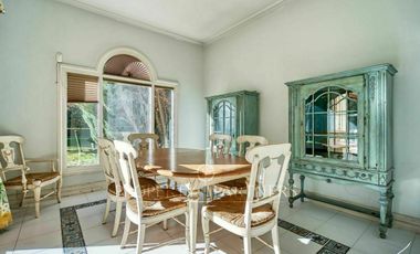 Arriendo de espectacular casa con gran terreno, Los Dominicos Antiguo