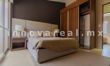 Ceiba Arborada en Lago Esmeralda