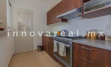 Ceiba Arborada en Lago Esmeralda