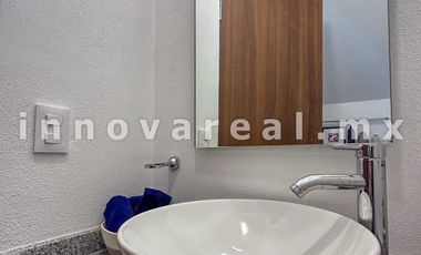 Ceiba Arborada en Lago Esmeralda