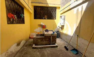VENDO CASA CON DOS DEPARTAMENTOS SECTOR MASTODONTES  (VERB)