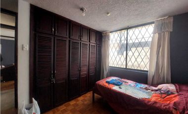 VENDO CASA CON DOS DEPARTAMENTOS SECTOR MASTODONTES  (VERB)