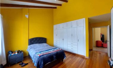 VENDO CASA CON DOS DEPARTAMENTOS SECTOR MASTODONTES  (VERB)