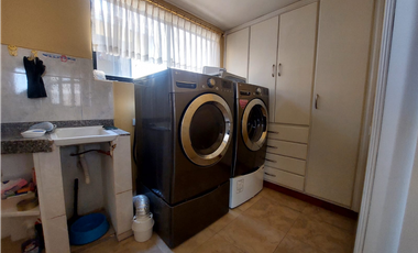 VENDO CASA CON DOS DEPARTAMENTOS SECTOR MASTODONTES  (VERB)