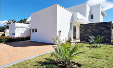 Se venden espectaculares casas sobre planos en conjunto campestre