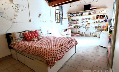 Venta PH con entrada independiente con cochera  y patio