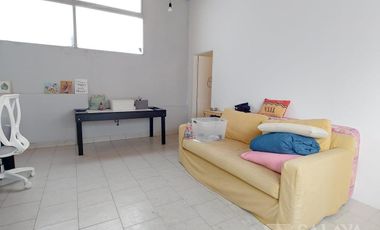 Venta PH con entrada independiente con cochera  y patio