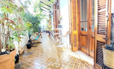 Venta PH con entrada independiente con cochera  y patio