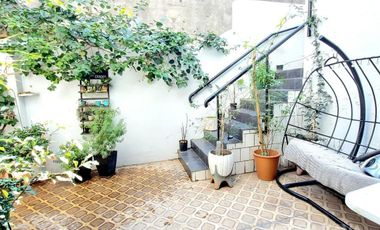 Venta PH con entrada independiente con cochera  y patio