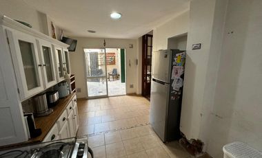 Venta Excelente PH 4 ambientes c Patio y Terraza - Villa Urq