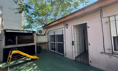 Venta Excelente PH 4 ambientes c Patio y Terraza - Villa Urq