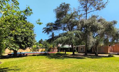 Terreno de 1.600 con quincho y casa en construcción, oportunidad