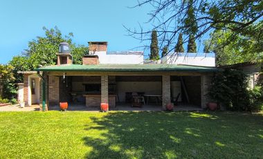 Terreno de 1.600 con quincho y casa en construcción, oportunidad