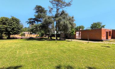 Terreno de 1.600 con quincho y casa en construcción, oportunidad