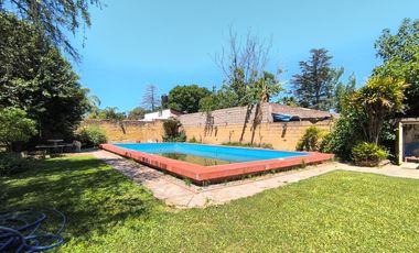 Terreno de 1.600 con quincho y casa en construcción, oportunidad