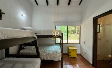 SE VENDE MAGNFICA  CASA EN FUSA CON PISCINA PRIVADA