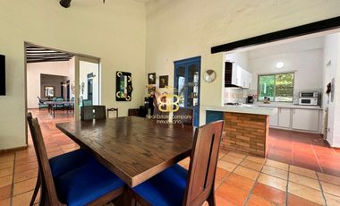 SE VENDE MAGNFICA  CASA EN FUSA CON PISCINA PRIVADA